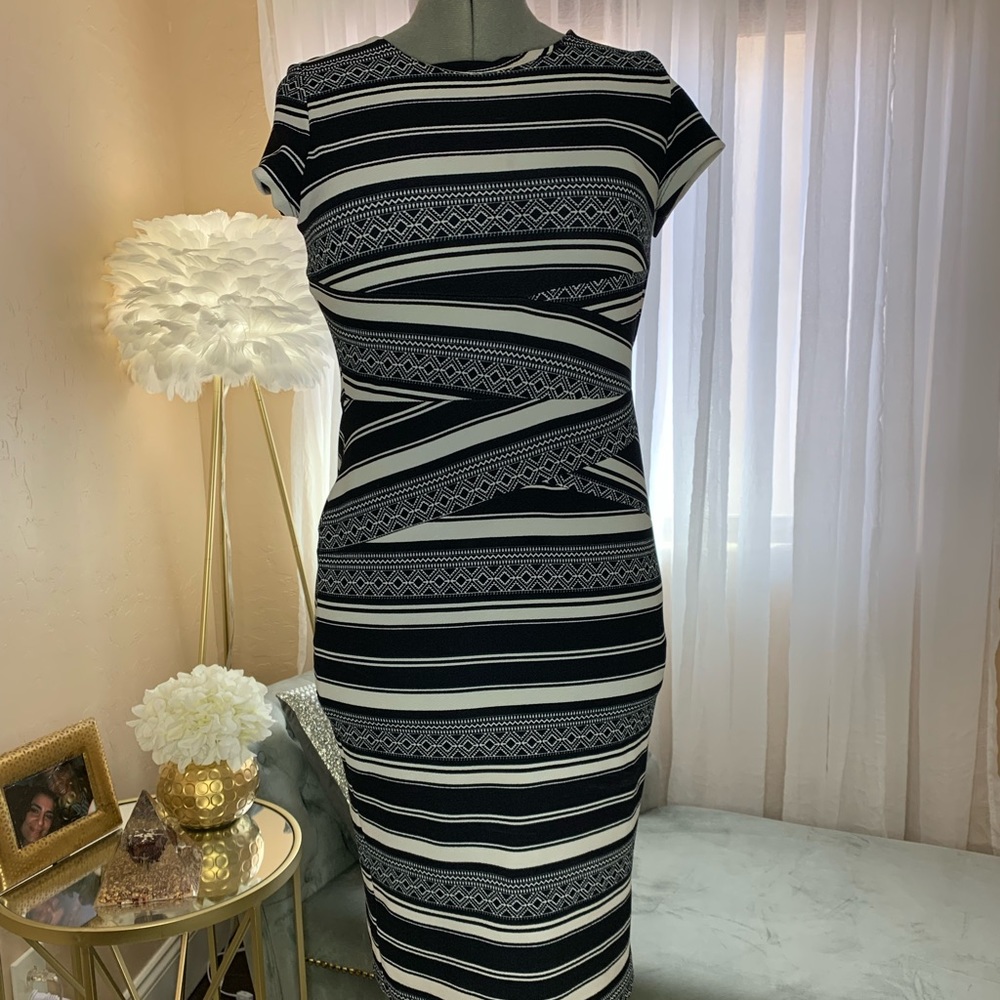 Super cute dress!